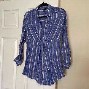 A Pea in the Pod blue and white maternity top size S